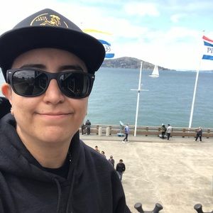 Meet your Posher, Cynthia